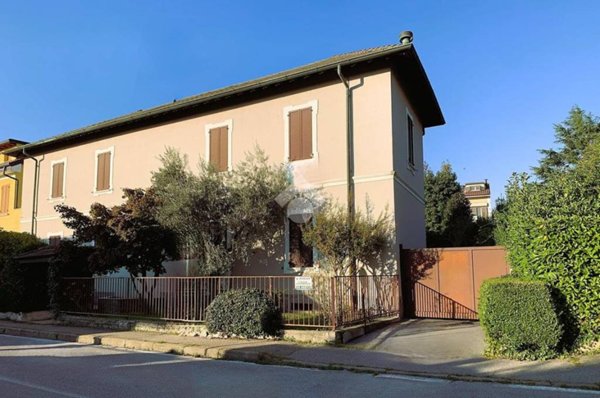 casa indipendente in vendita a Vimercate