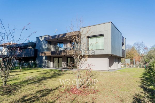 appartamento in vendita a Vimercate in zona Centro Storico