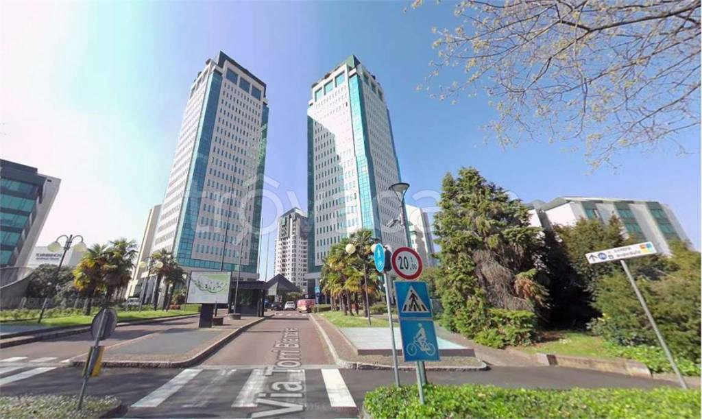 ufficio in vendita a Vimercate