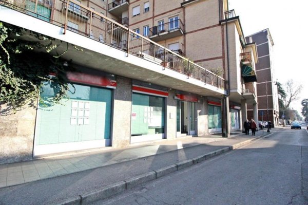 negozio in vendita a Vimercate in zona Centro Storico