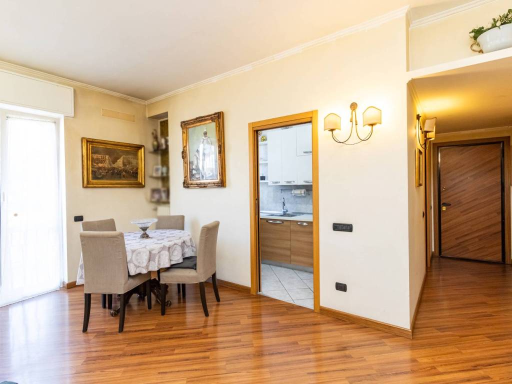 appartamento in vendita a Vimercate in zona Centro Storico