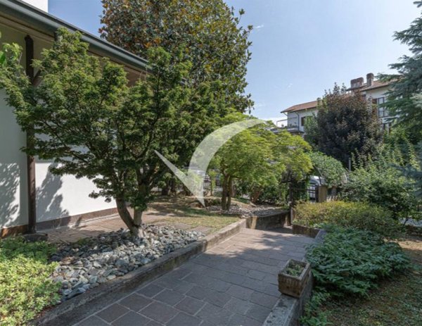 casa indipendente in vendita a Vimercate