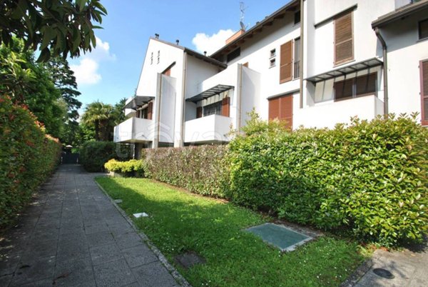 appartamento in vendita a Vimercate in zona Oreno