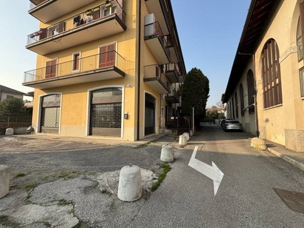 appartamento in vendita a Vimercate in zona Oreno