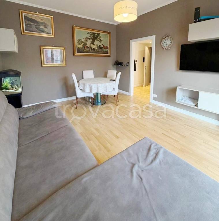 appartamento in vendita a Vimercate in zona Centro Storico