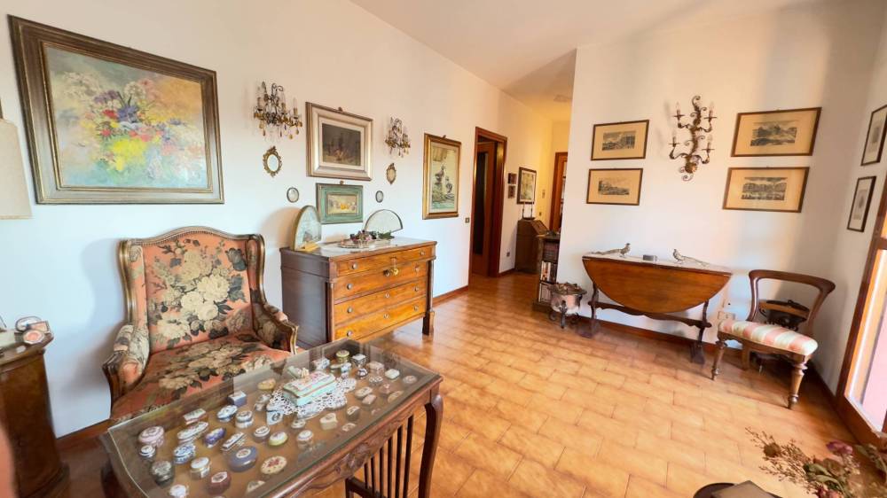 appartamento in vendita a Vimercate in zona Centro Storico