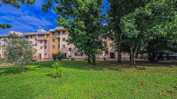 appartamento in vendita a Vimercate in zona Centro Storico