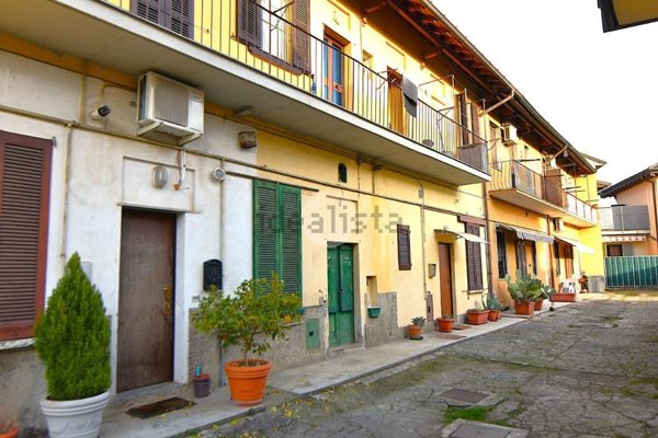 appartamento in vendita a Vimercate in zona Oreno