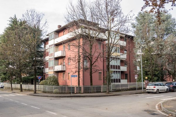 appartamento in vendita a Vimercate in zona Centro Storico