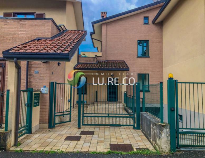 appartamento in vendita a Vimercate in zona Oreno