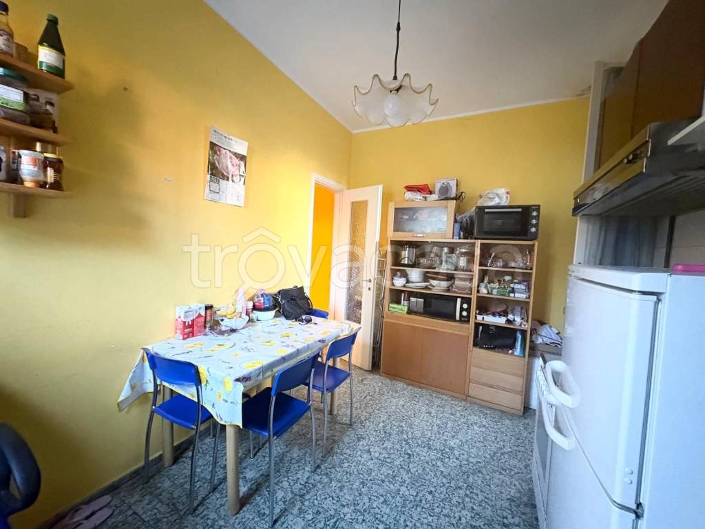 appartamento in vendita a Vimercate in zona Centro Storico