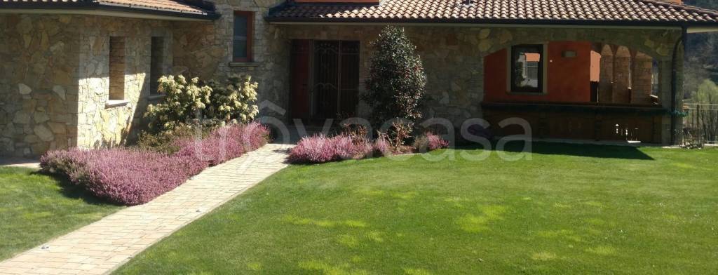 casa indipendente in vendita a Vimercate