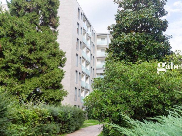 appartamento in vendita a Vimercate in zona Centro Storico