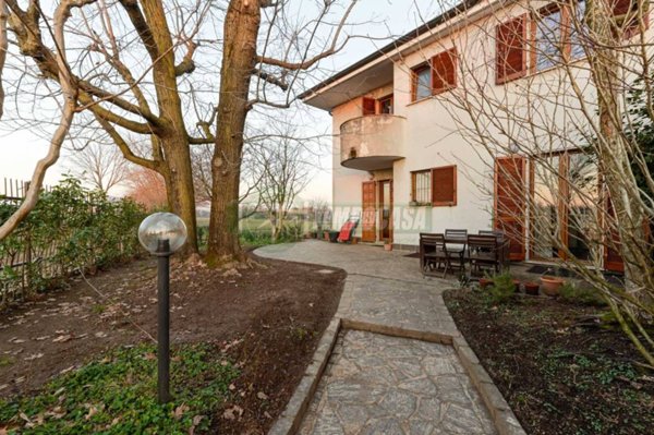 appartamento in vendita a Vimercate