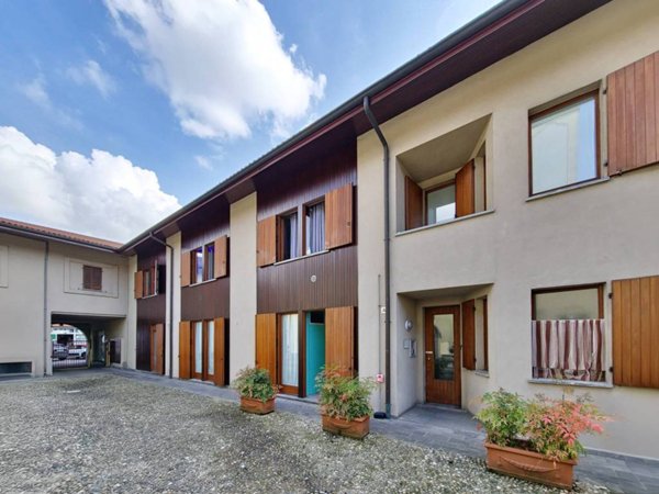 appartamento in vendita a Vimercate in zona Centro Storico