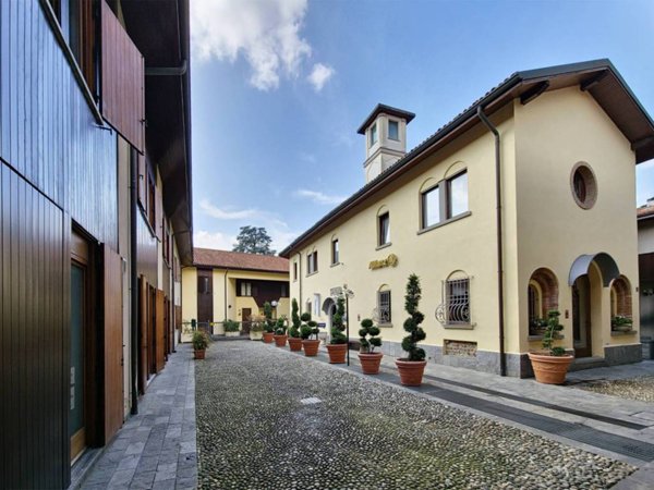 appartamento in vendita a Vimercate in zona Centro Storico