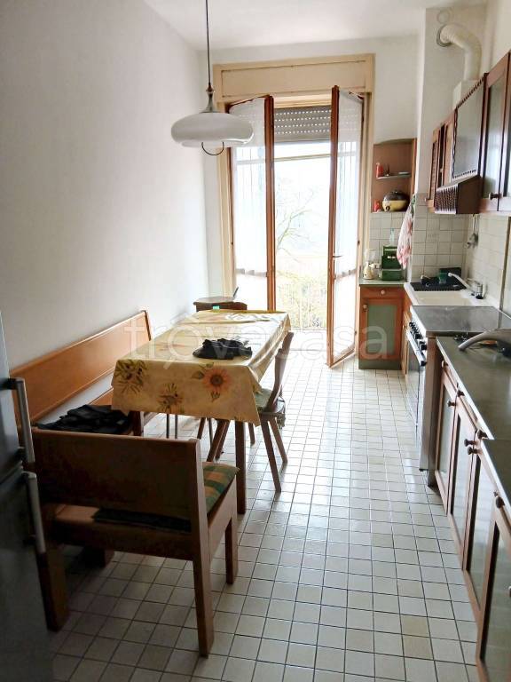 appartamento in vendita a Vimercate in zona Centro Storico