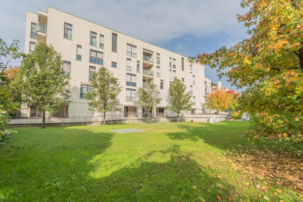 appartamento in vendita a Vimercate in zona Centro Storico