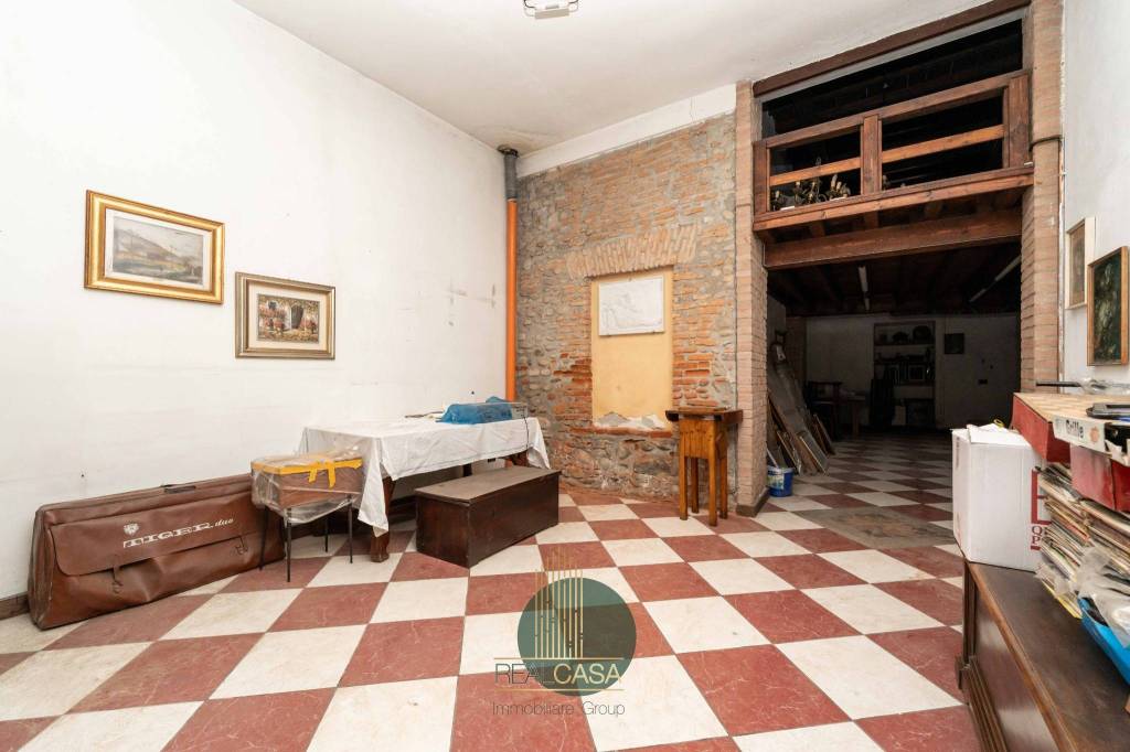 negozio in vendita a Vimercate