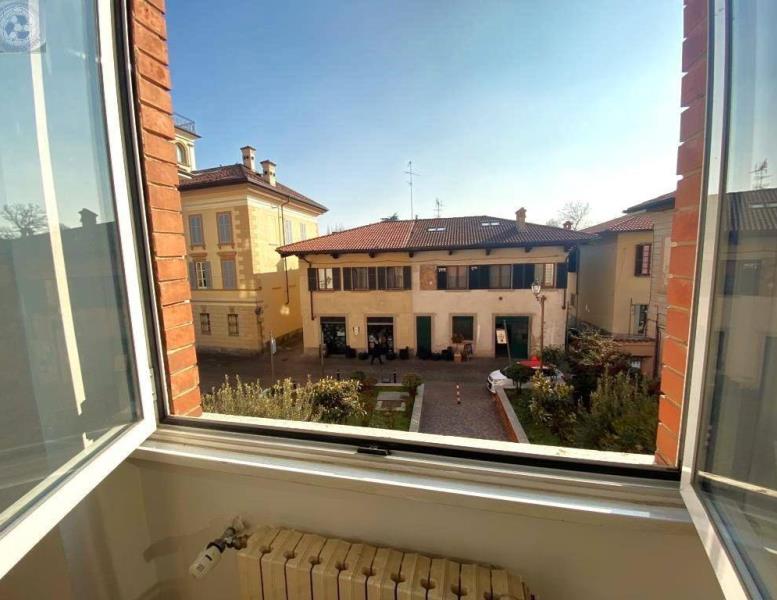 appartamento in vendita a Vimercate in zona Centro Storico