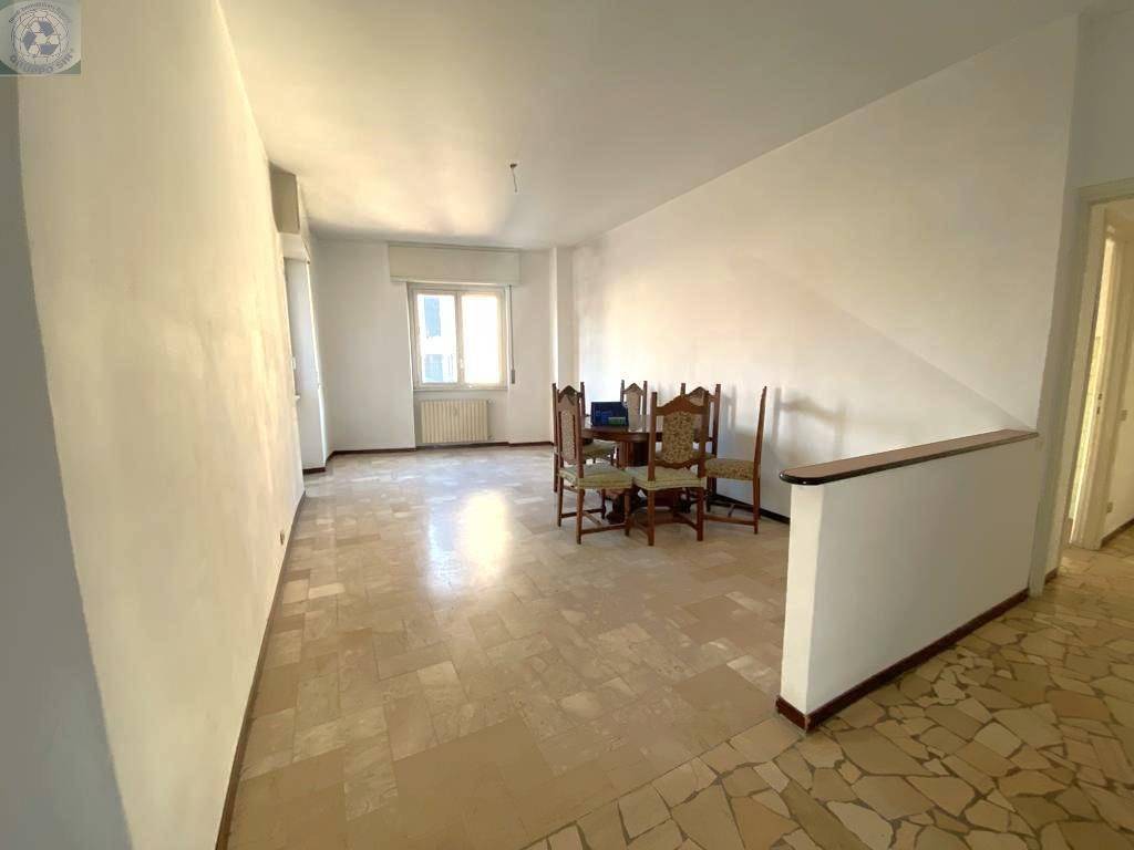 appartamento in vendita a Vimercate in zona Centro Storico