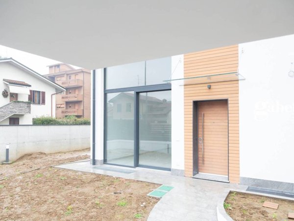 casa indipendente in vendita a Vimercate in zona Centro Storico