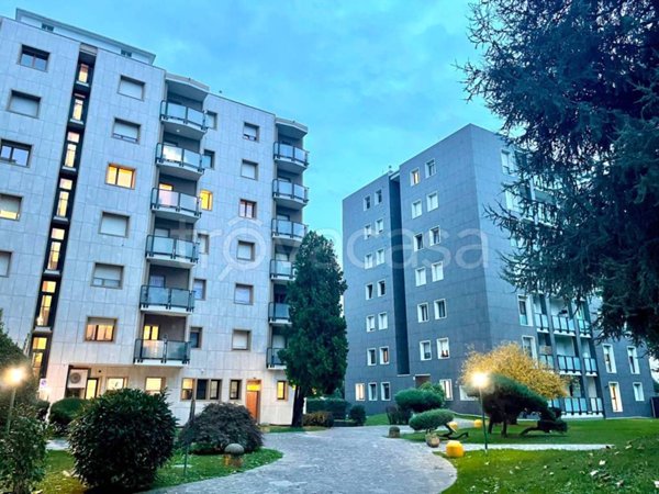 appartamento in vendita a Vimercate in zona Centro Storico