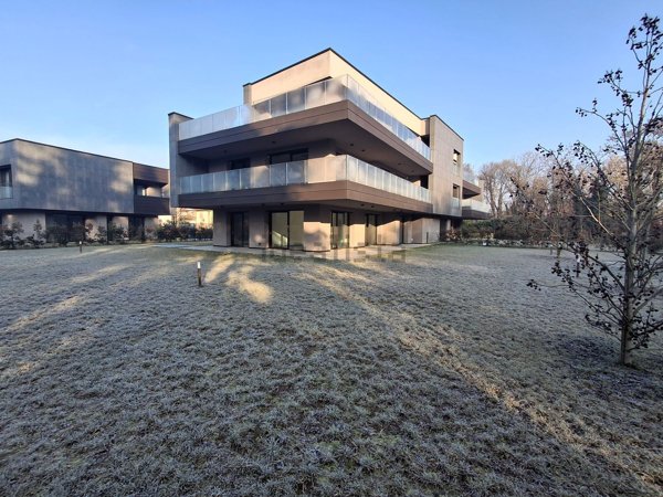 appartamento in vendita a Vimercate in zona Centro Storico