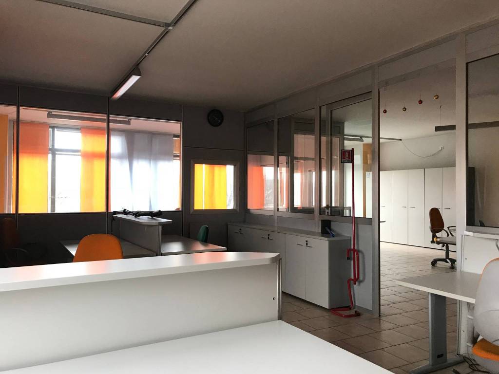 ufficio in vendita a Vimercate