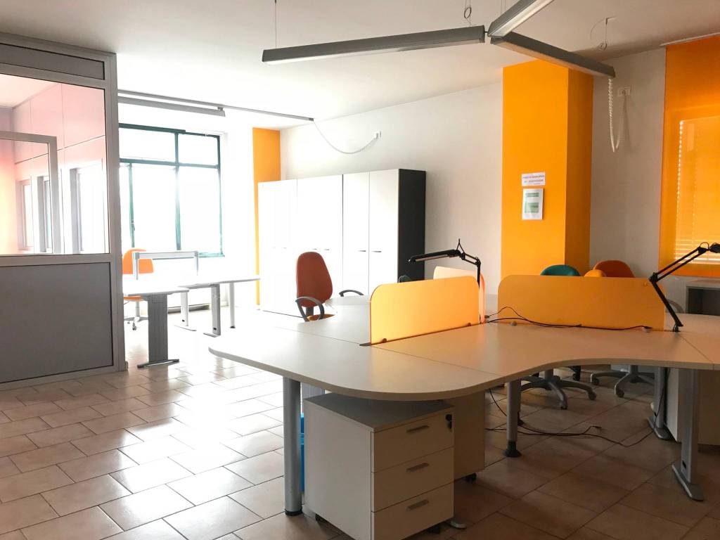 ufficio in vendita a Vimercate in zona Centro Storico