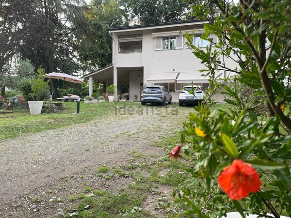 casa indipendente in vendita a Vimercate