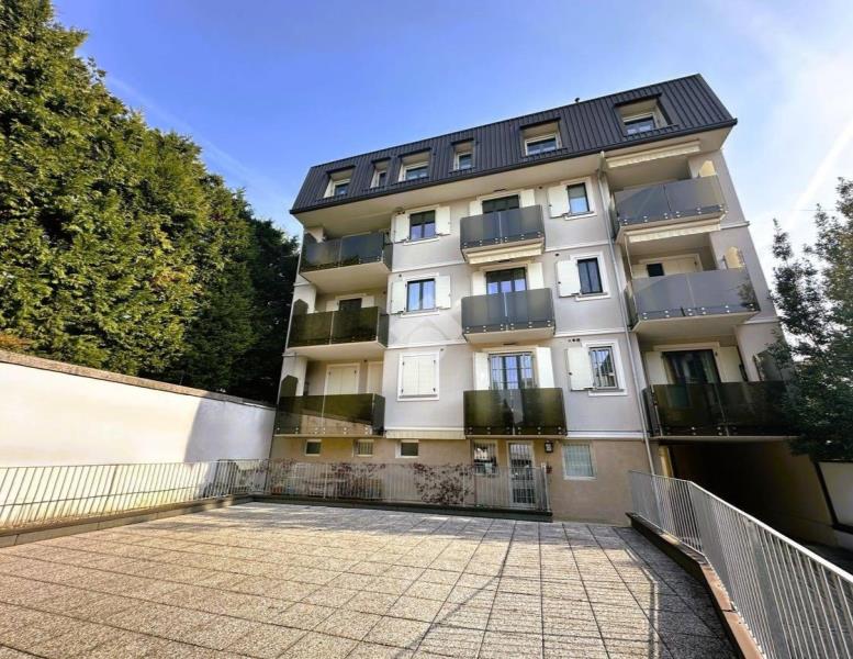 appartamento in vendita a Vimercate in zona Centro Storico