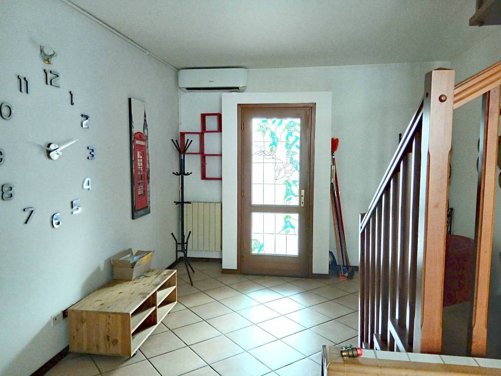 appartamento in vendita a Vimercate in zona Centro Storico