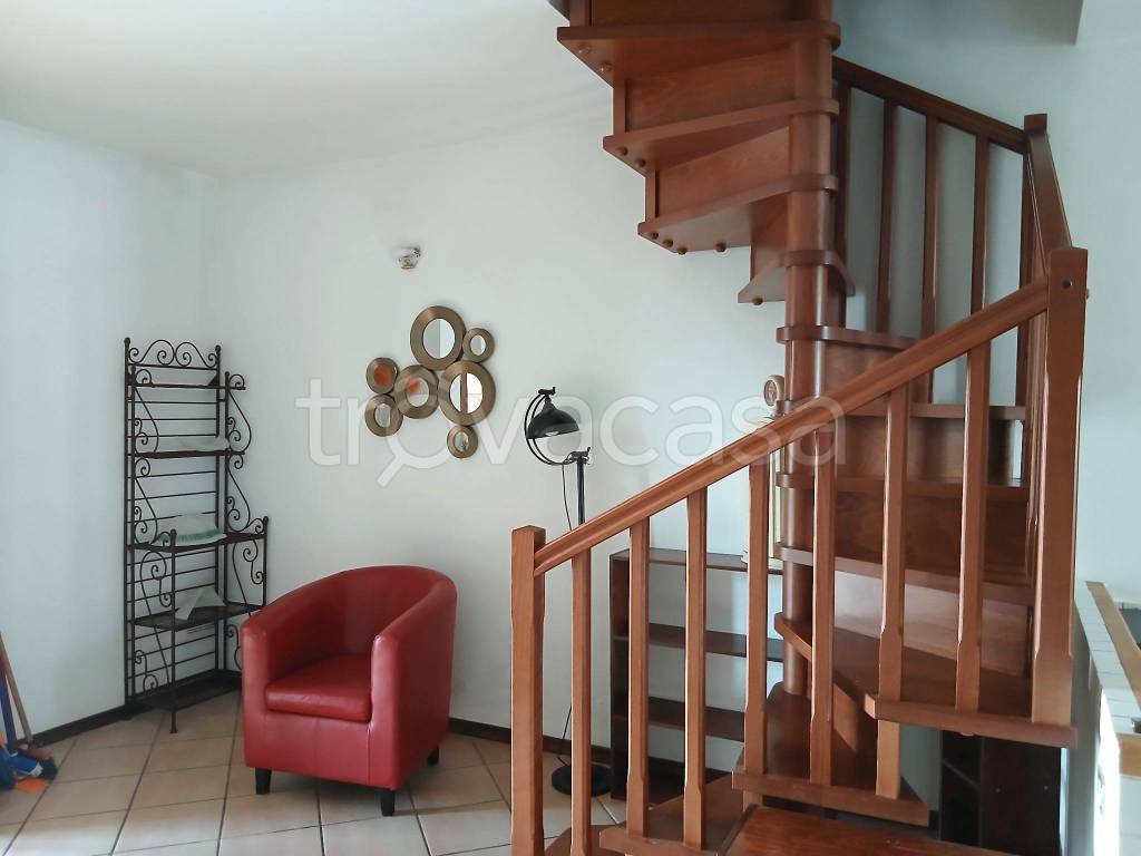 appartamento in vendita a Vimercate in zona Centro Storico
