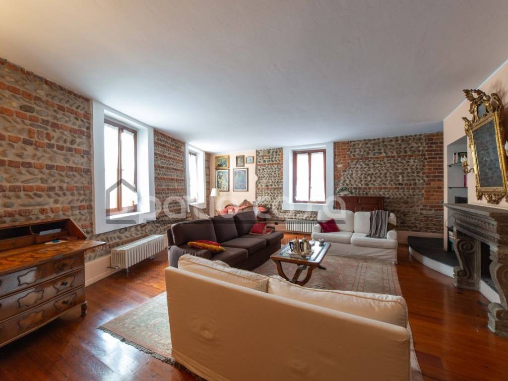 mansarda in vendita a Vimercate in zona Oreno