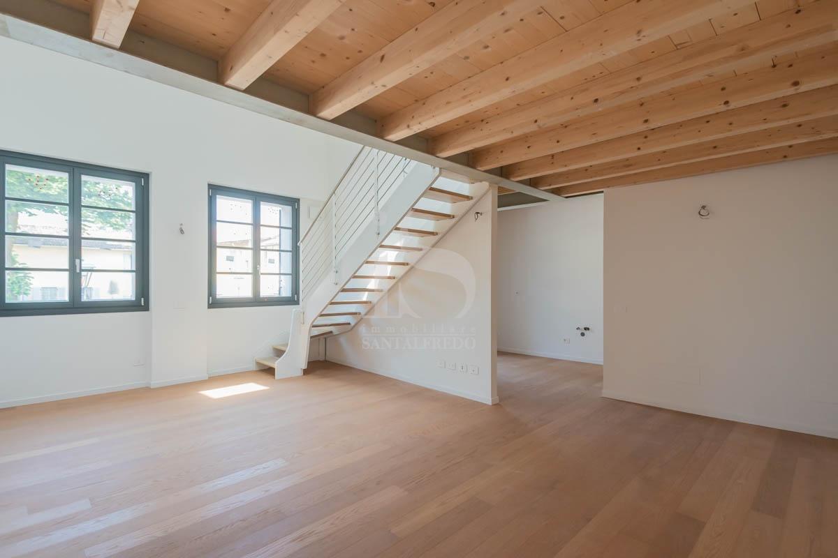 appartamento in vendita a Vimercate in zona Centro Storico