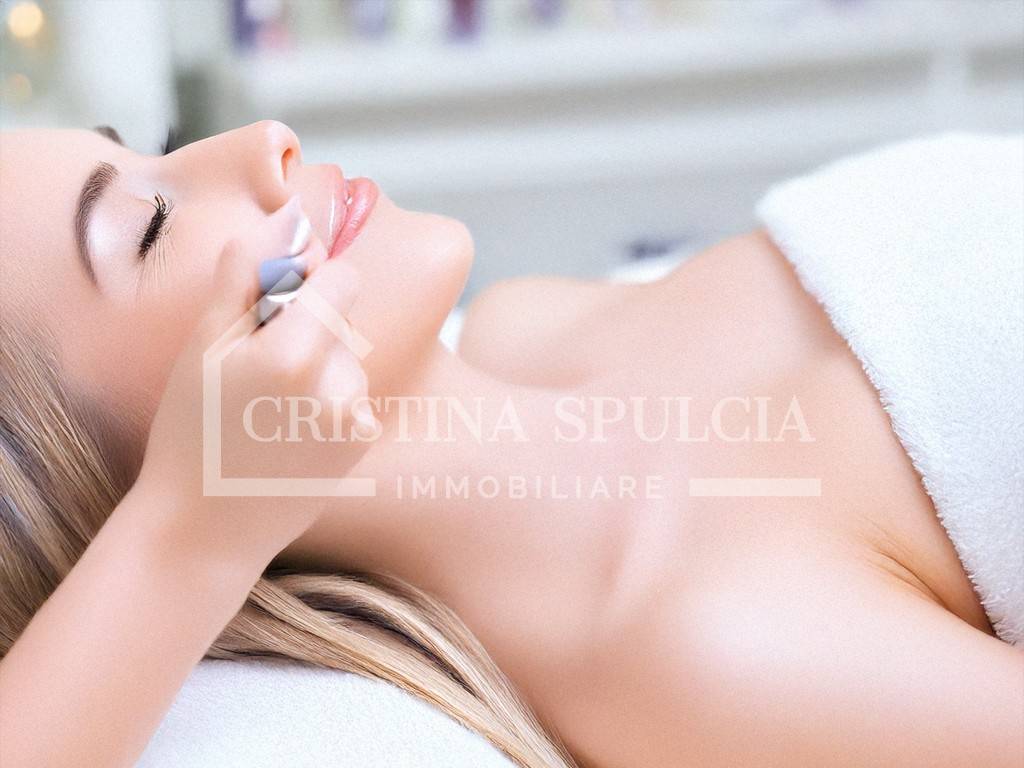 negozio in vendita a Vimercate in zona Centro Storico