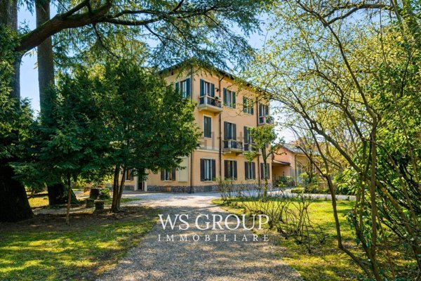 casa indipendente in vendita a Vimercate in zona Centro Storico