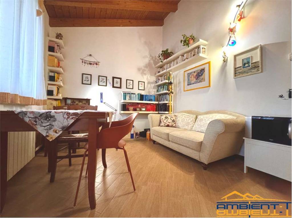 appartamento in vendita a Vimercate in zona Ruginello / Oldaniga