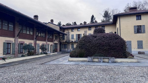 appartamento in vendita a Vimercate in zona Oreno