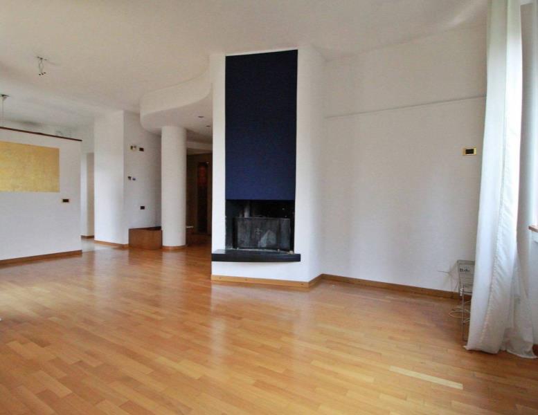 appartamento in vendita a Vimercate in zona Oreno