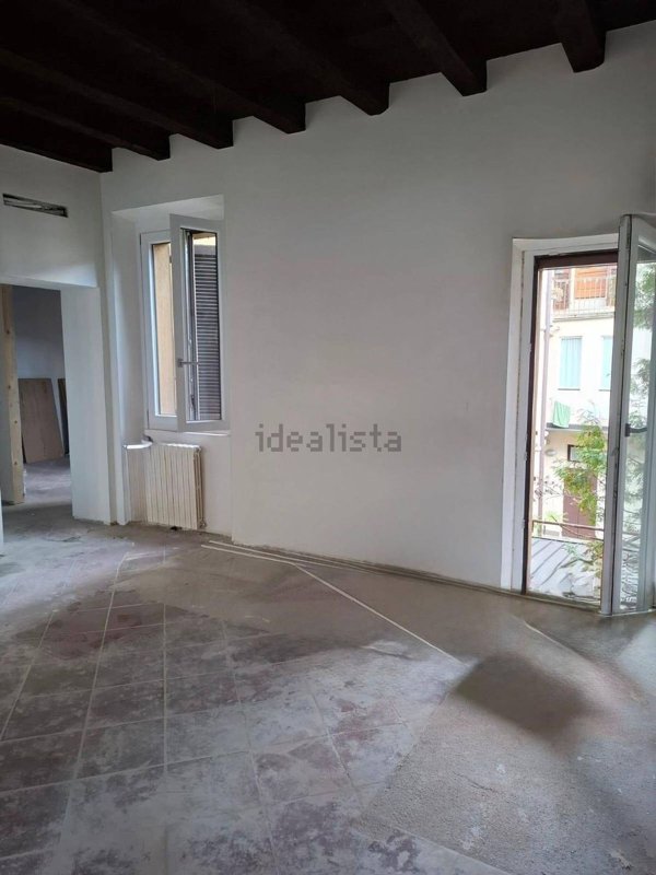 appartamento in vendita a Vimercate in zona Centro Storico