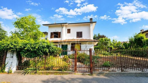 casa indipendente in vendita a Vimercate in zona Oreno