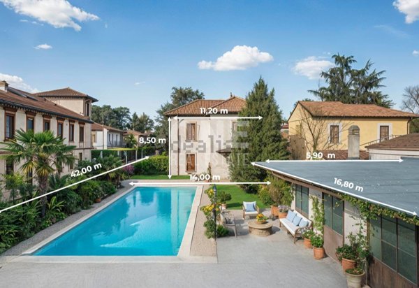 casa indipendente in vendita a Vimercate in zona Centro Storico