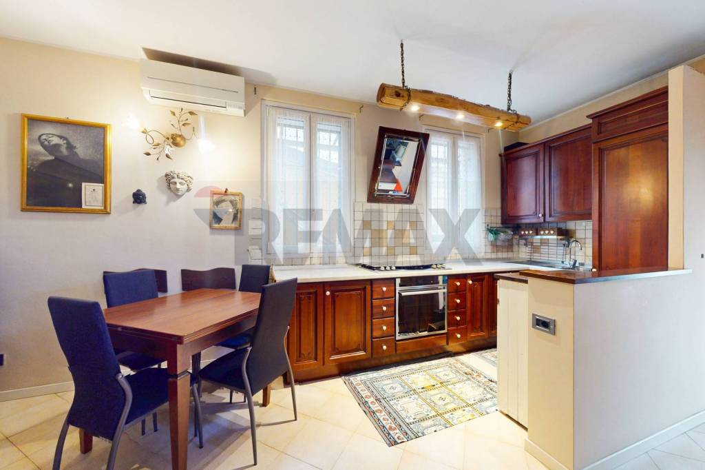 casa indipendente in vendita a Vimercate