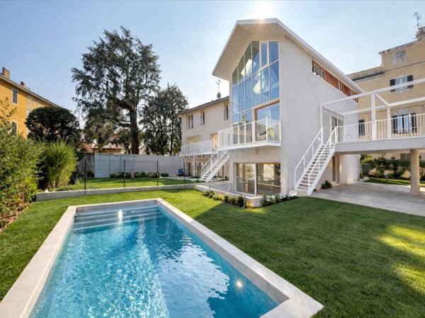 casa indipendente in vendita a Vimercate in zona Centro Storico