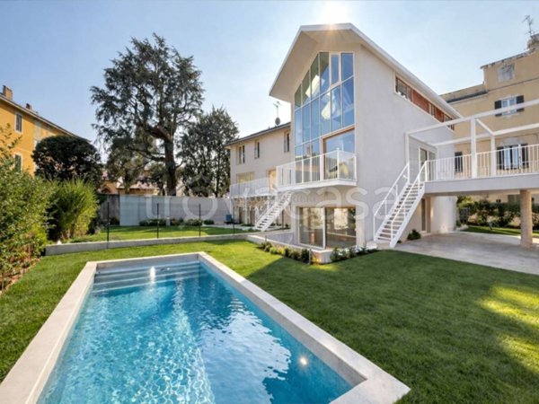 casa indipendente in vendita a Vimercate in zona Centro Storico