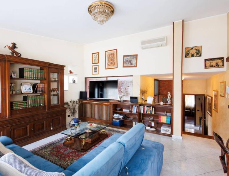 casa indipendente in vendita a Vimercate in zona Centro Storico