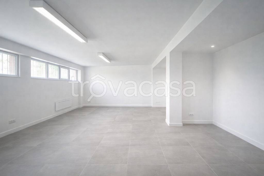 ufficio in vendita a Vimercate in zona Centro Storico