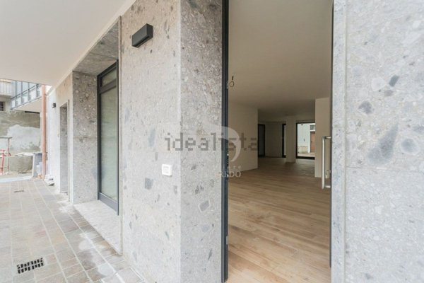 negozio in vendita a Vimercate in zona Centro Storico